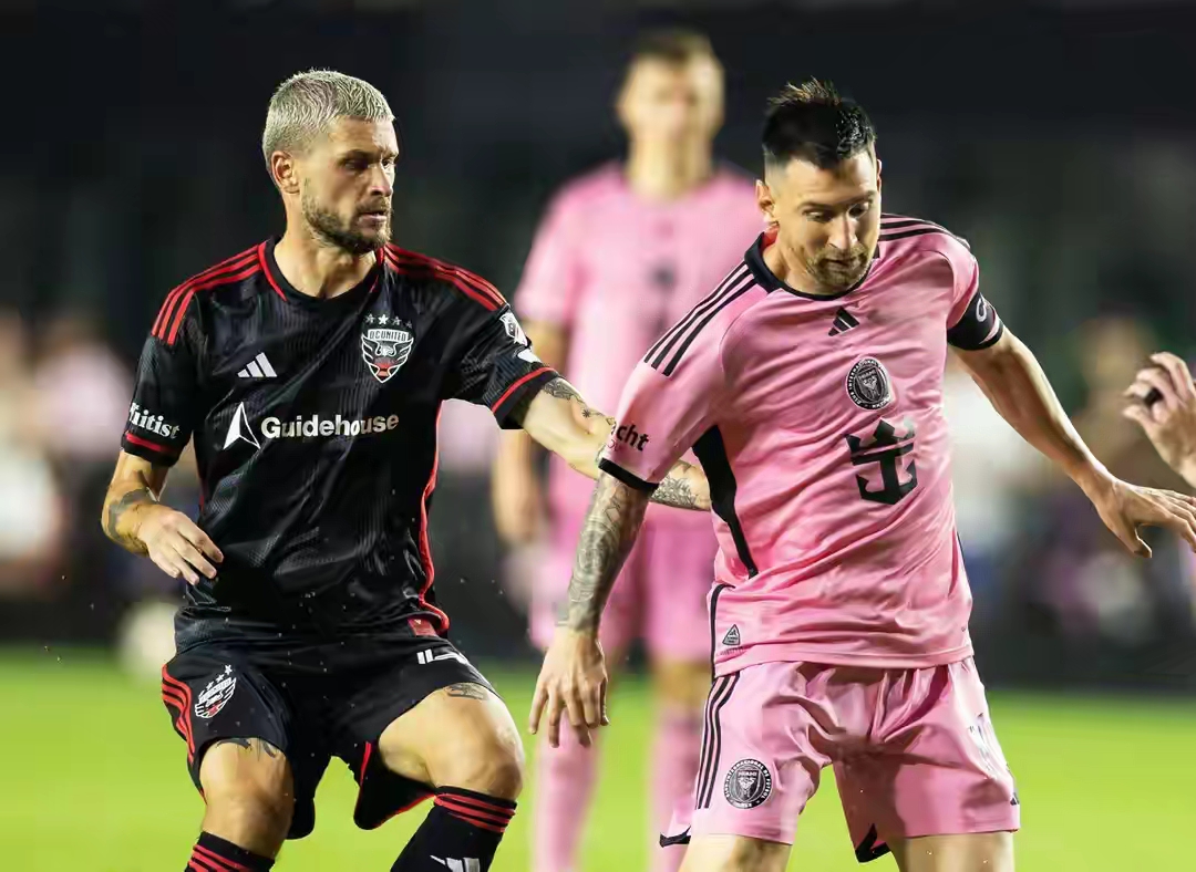 安卓版-迈阿密热火围绕德甲迎来里程碑窗口期圣安东尼奥马刺备战NBA季后赛，法兰克福围绕英超调整名单看傻球迷