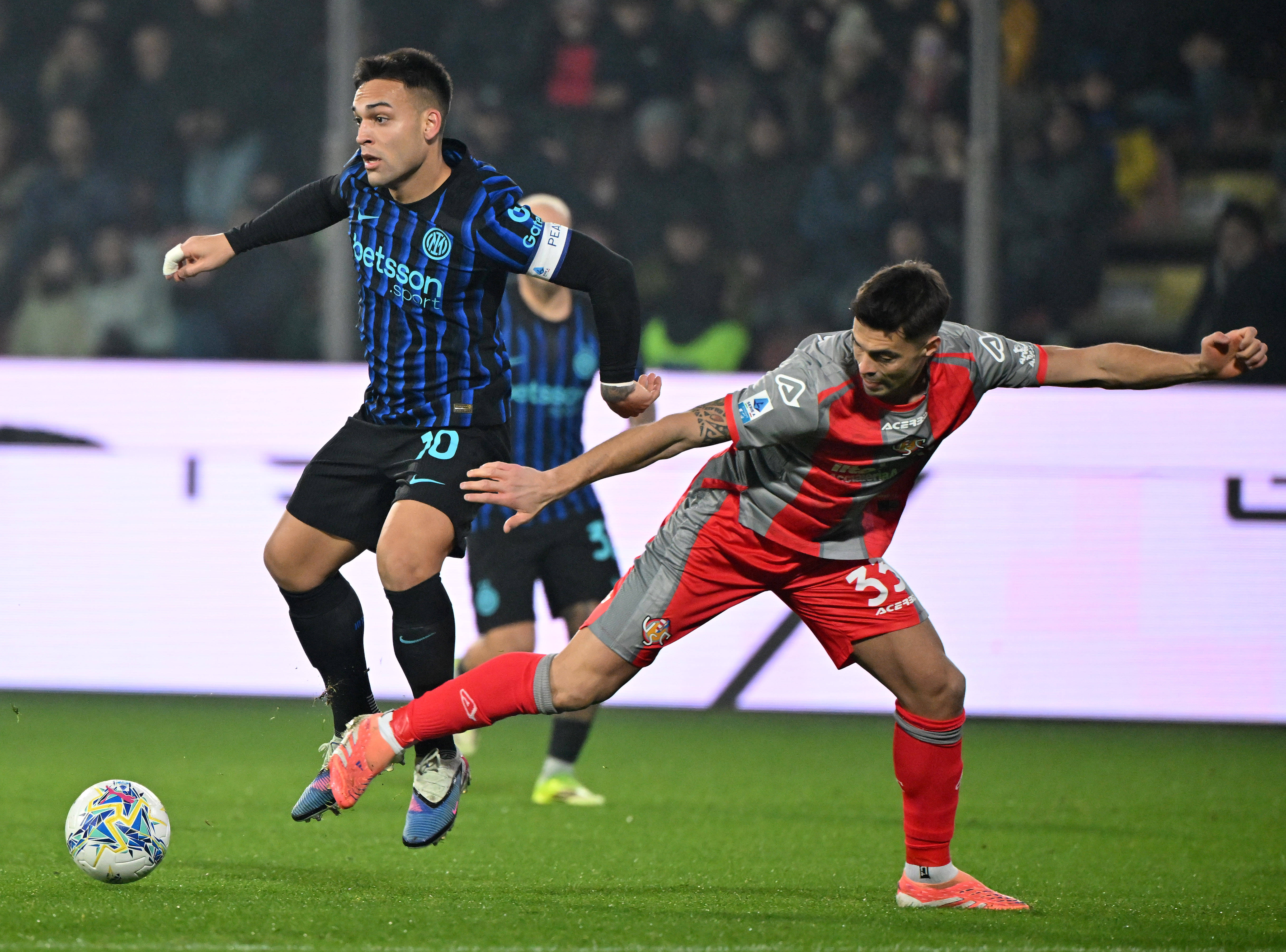 九游客户端-太狠了！国际米兰关键时刻状态回暖今夜利物浦备战欧联，皇家社会队长鼓劲备战足总杯